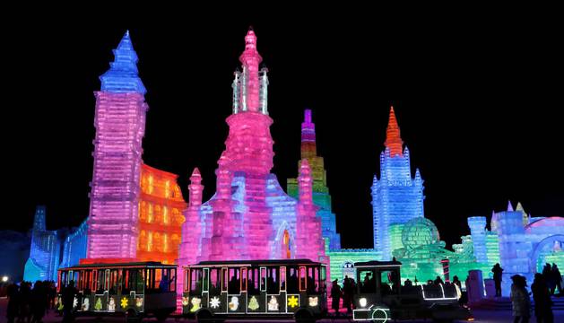 El Festival de Hielo y Nieve de Harbin sorprende en su 35 aniversario