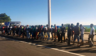 Apresan 37 haitianos en peaje de autopista Las Américas durante operativo