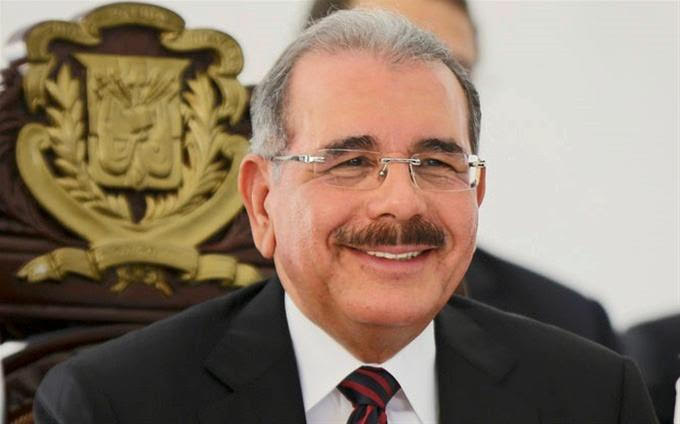 Danilo Medina envía mensaje de felicitación a todas las secretarias dominicanas