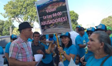 Marchan a favor del Medio Ambiente y los recursos naturales en La Vega