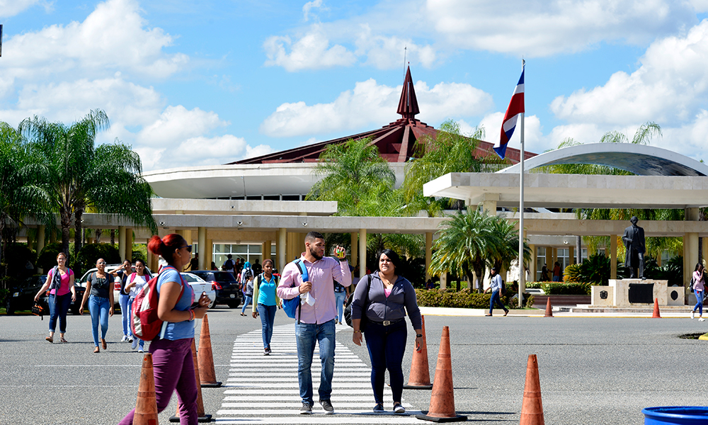 Profesores de la UASD paralizan la docencia durante 24 horas