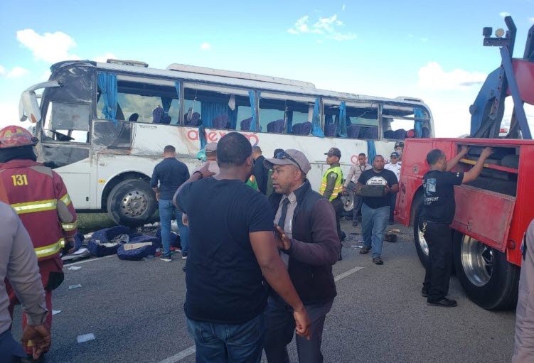 Transporte Monumental desmiente versión de Induveca sobre accidente con autobús que transportaba 39 turistas
