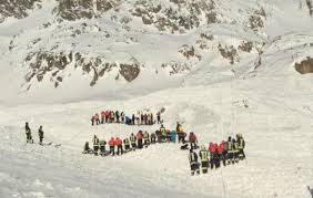 Cuatro muertos por dos avalanchas en montaña de Italia