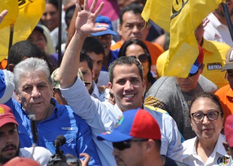 Resultado de imagen para Varios heridos tras el ataque a una protesta de Guaidó, según la oposición