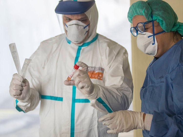 Mueren 29 médicos en España a causa del coronavirus