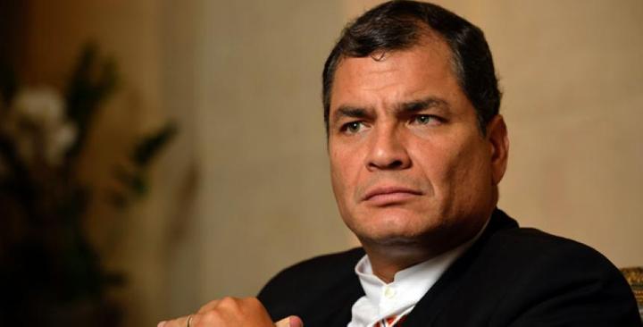 Correa condenado a 8 años de cárcel por cohecho y pierde derechos políticos