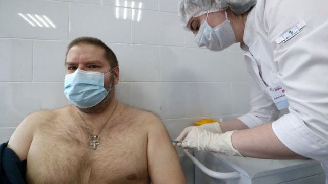 About 1,000 vaccinated in Moscow have contracted the coronavirus mildly
