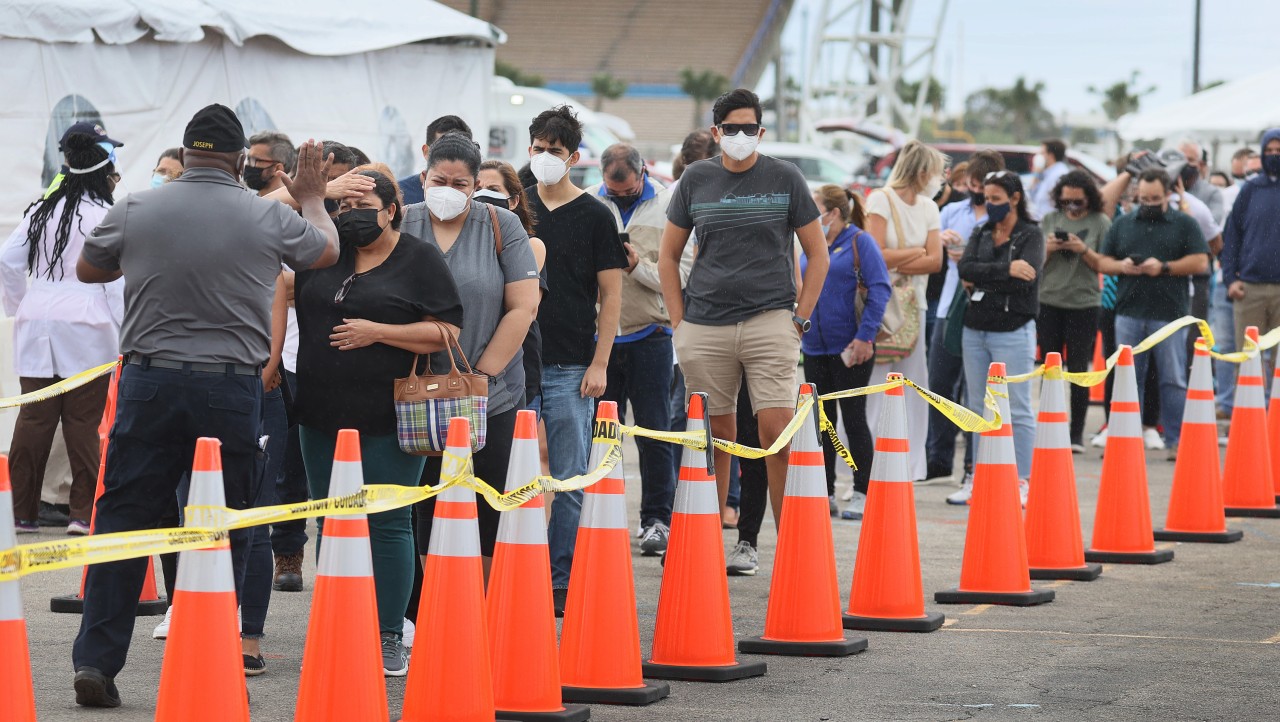 Large influx to vaccination center in Miami on the first day with no age limit